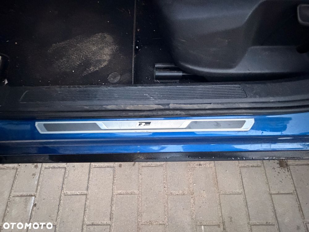 Volkswagen T-Roc 2.0 TDI SCR 4MOTION DSG R-Line - 30