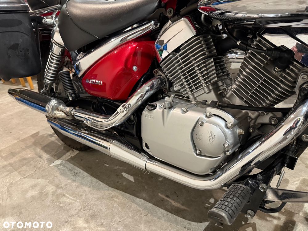 Suzuki Intruder - 16