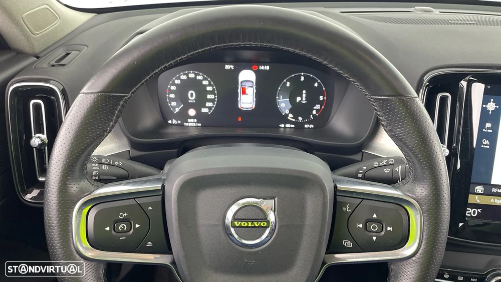 Volvo XC 40 2.0 D4 Momentum Plus AWD - 10