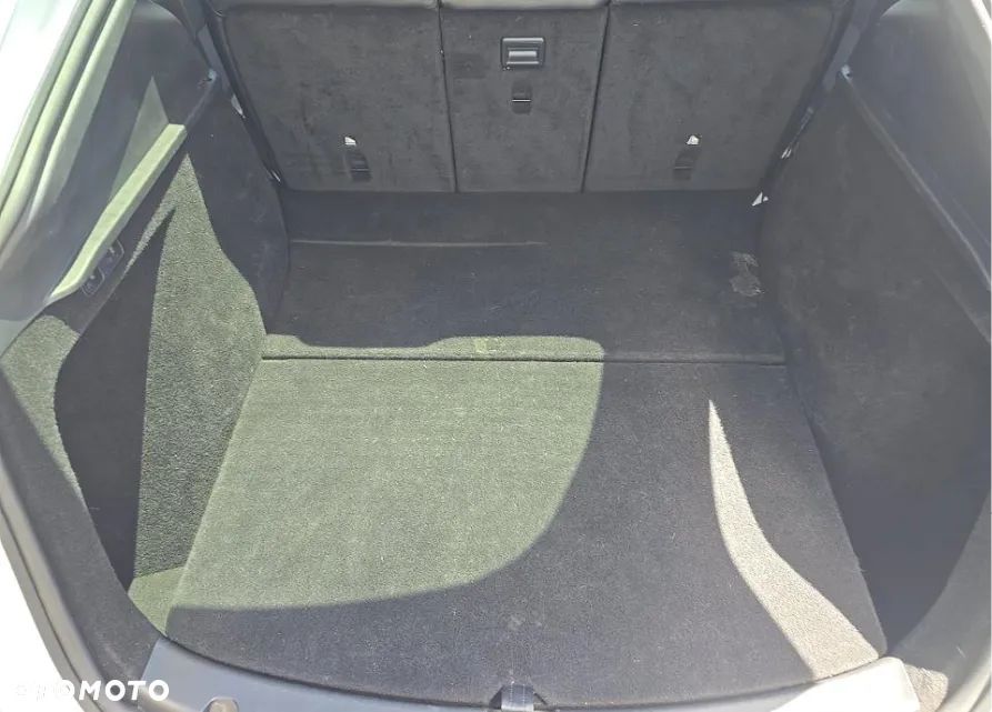Tesla Model Y Long Range Dual Motor AWD - 12