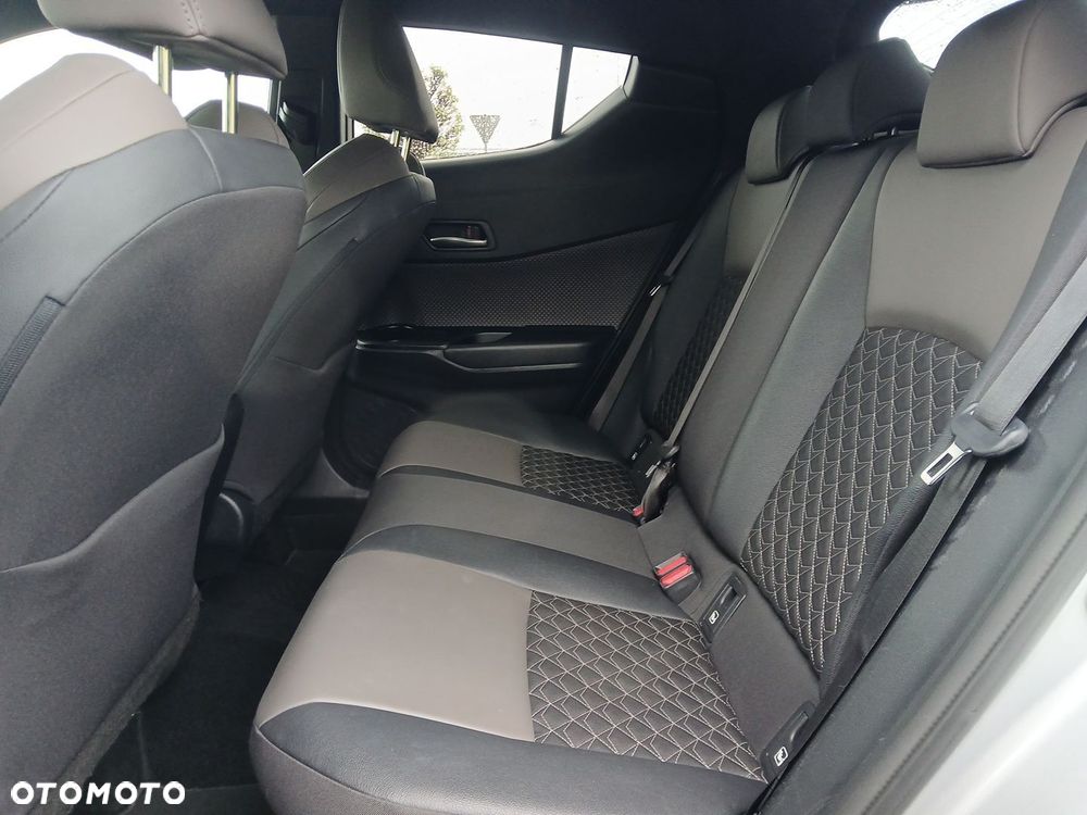 Toyota C-HR 2.0 Hybrid Executive - 16
