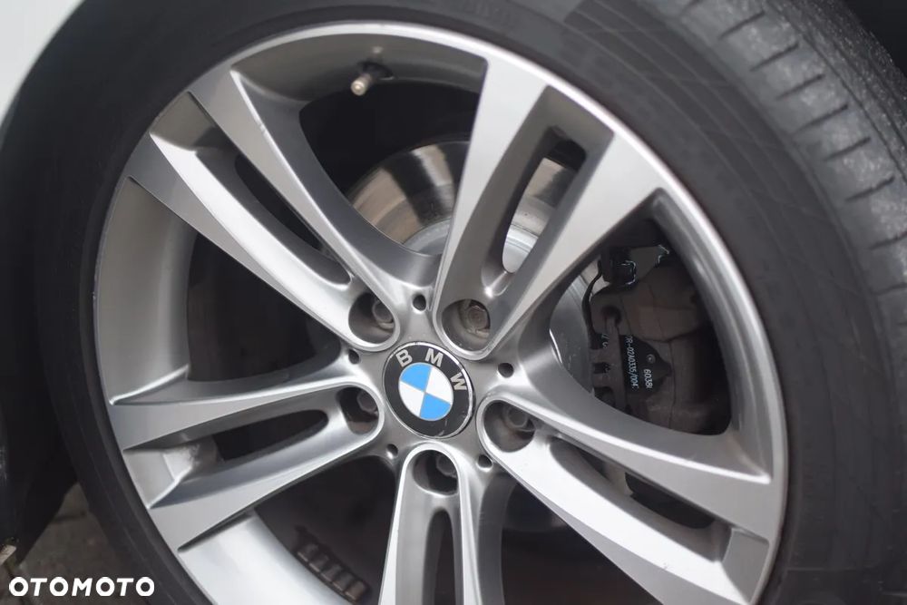 BMW Seria 3 318d DPF Edition Sport - 28