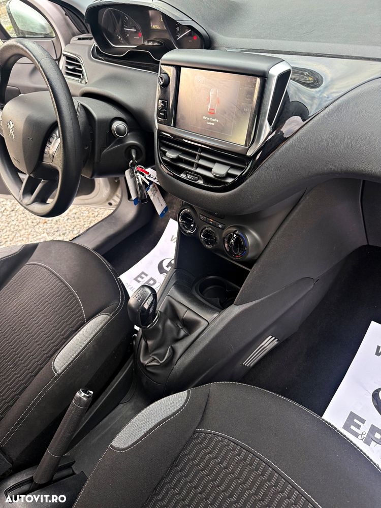 Peugeot 208 PureTech 82 Start & Stop Style - 18