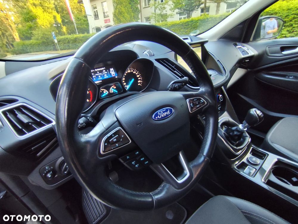 Ford Kuga 2.0 TDCi 4x4 Titanium - 36