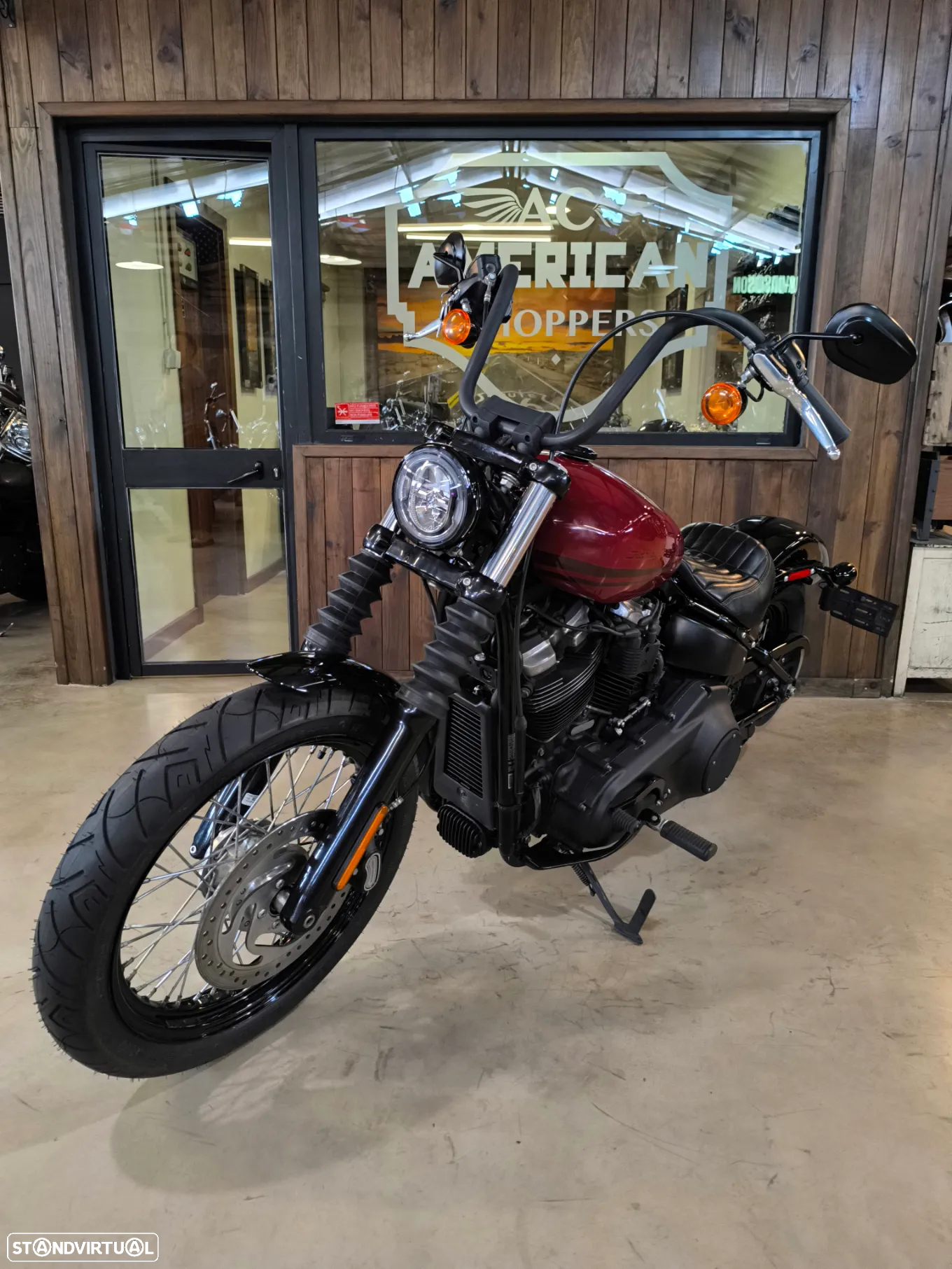 Harley-Davidson Softail Street Bob - 11