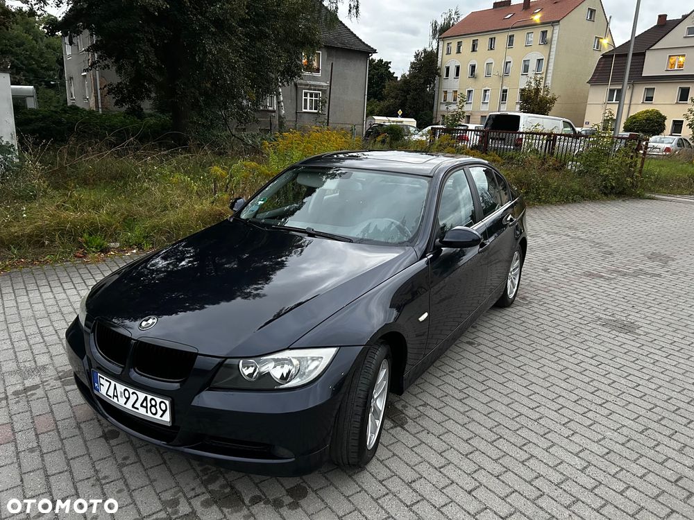 BMW Seria 3 318i - 1
