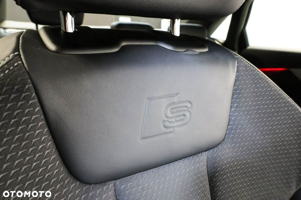 Audi A4 Limousine - 15