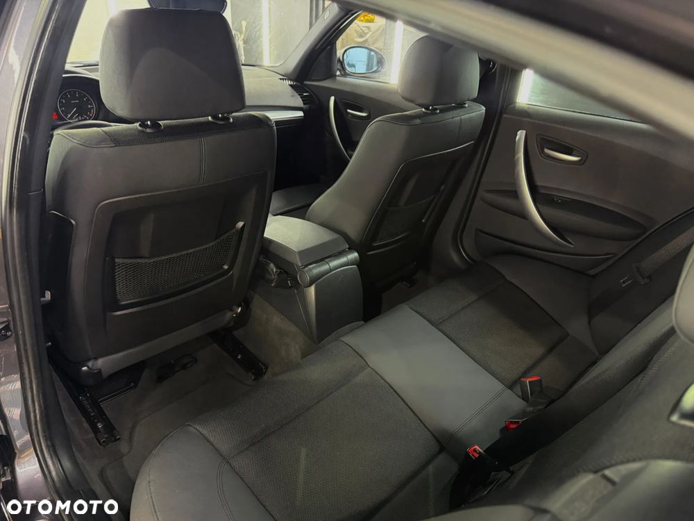 BMW Seria 1 120i - 10