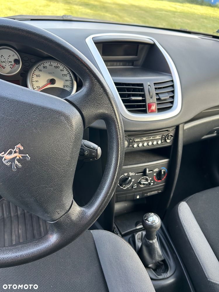Peugeot 207 1.4 16V Trendy - 9