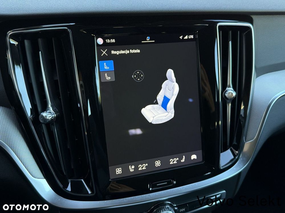 Volvo V60 Cross Country - 32