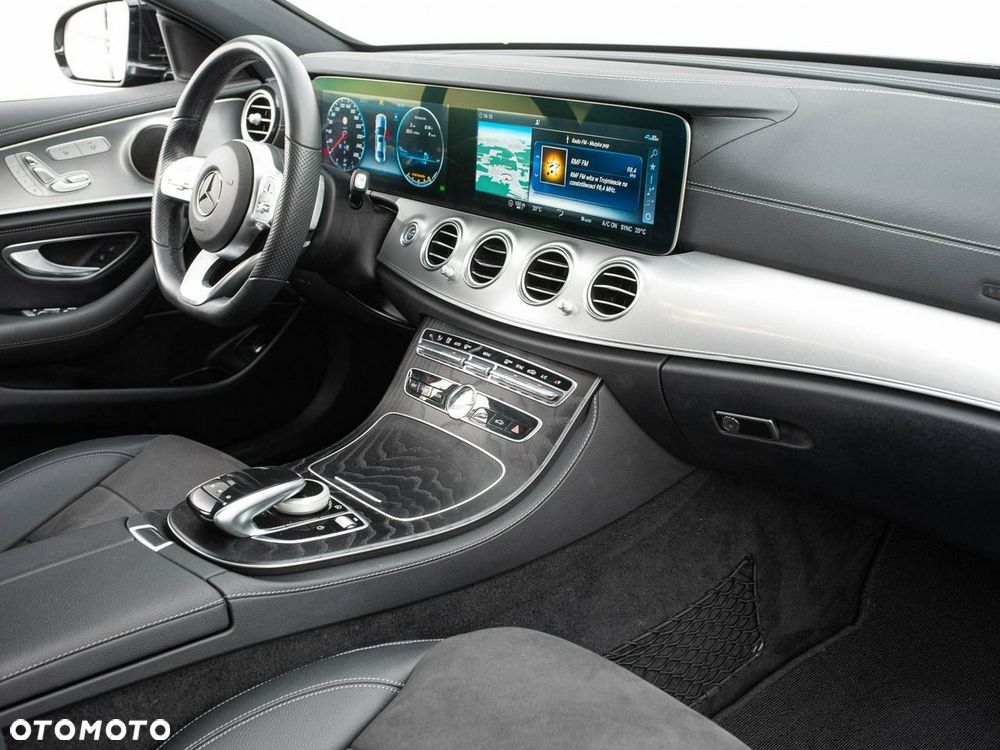 Mercedes-Benz Klasa E 220 d 4-Matic - 33