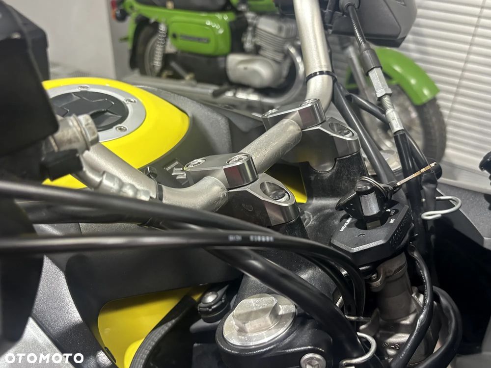 Suzuki V-STROM - 19
