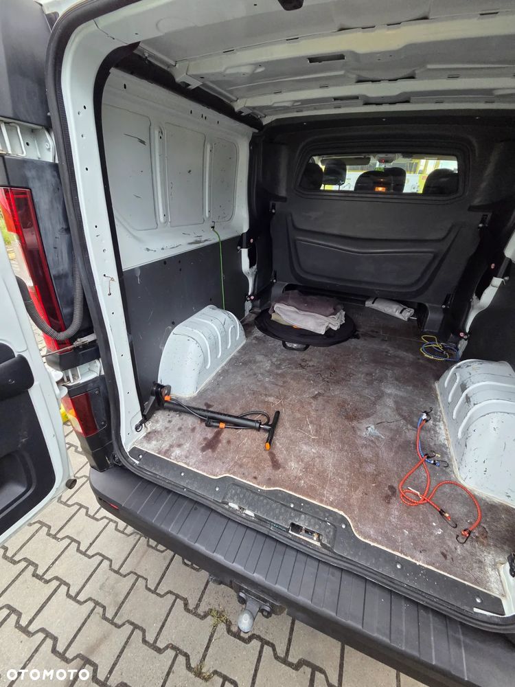 Renault Trafic - 25