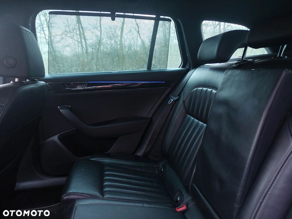 Skoda Superb 2.0 TDI SCR L&K DSG - 19