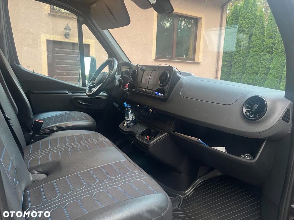 Mercedes-Benz Sprinter 319 - 6
