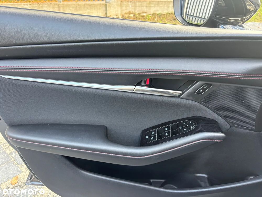 Mazda 3 e-SKYACTIV-G 122 M HYBRID DRIVE HOMURA - 17