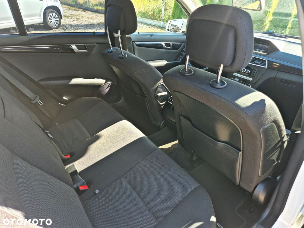 Mercedes-Benz Klasa C 180 (BlueEFFICIENCY) 7G-TRONIC Elegance - 21