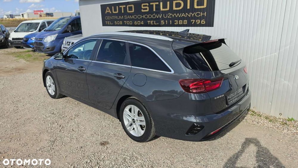 Kia Ceed - 4