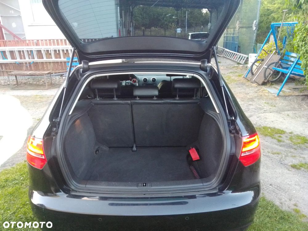 Audi A3 Sportback 1.6 TDI DPF Ambiente - 11