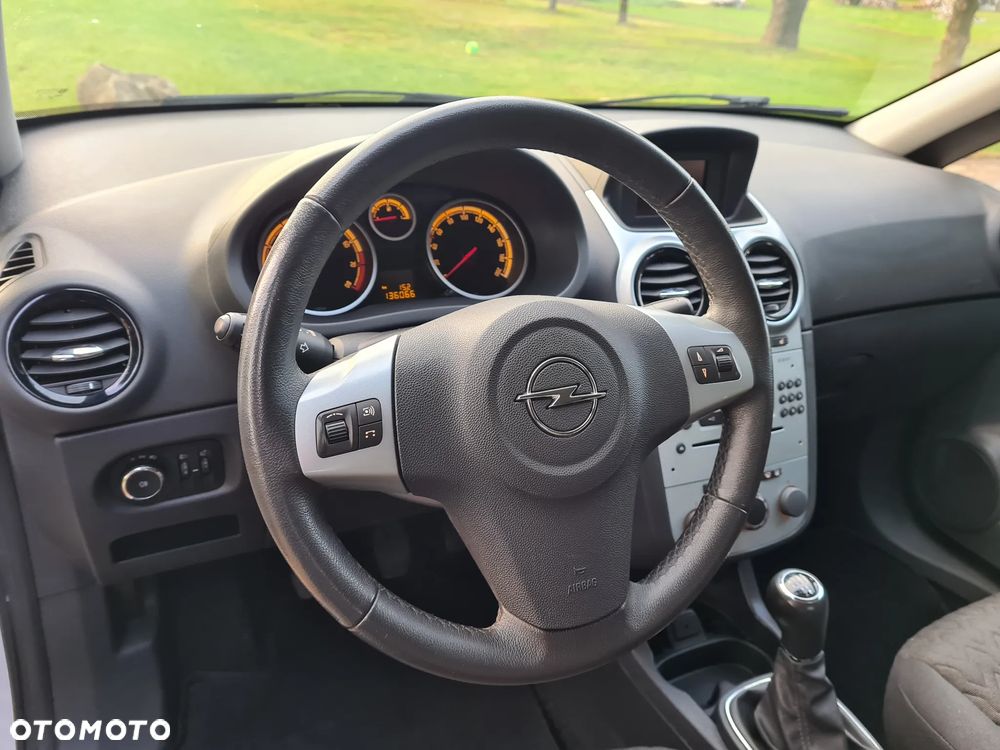 Opel Corsa 1.4 16V Edition - 4