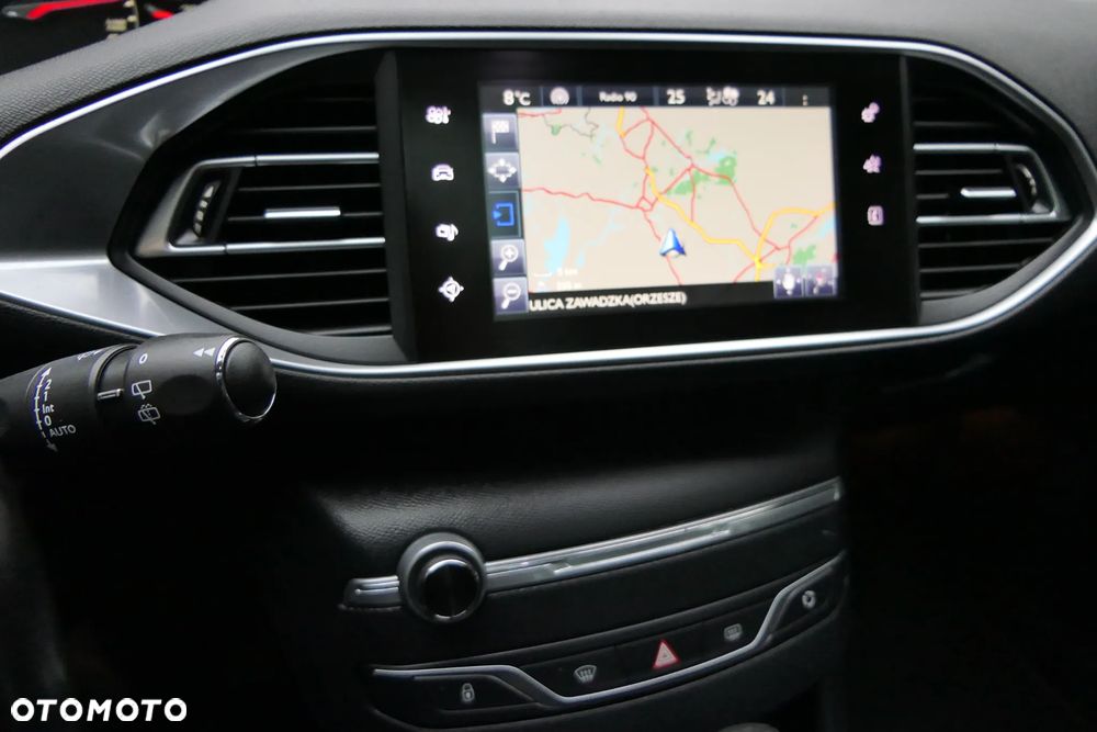 Peugeot 308 BlueHDi 150 EAT6 Stop & Start Business-Line - 22