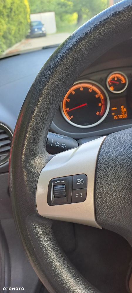Opel Corsa 1.4 16V - 19