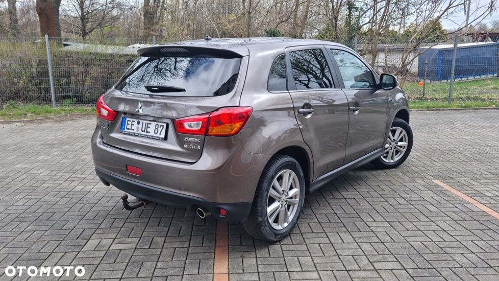 Mitsubishi ASX 1.6 Invite Navi - 10