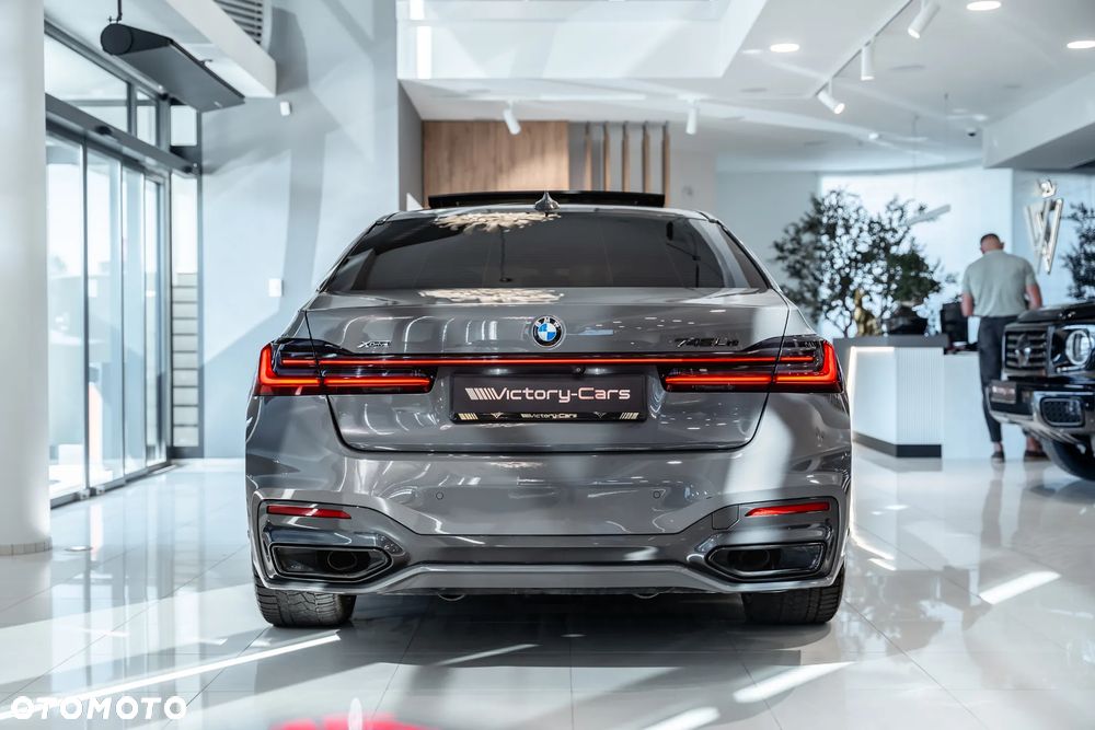 BMW Seria 7 745Le xDrive - 7