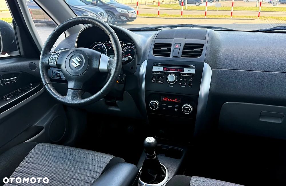 Suzuki SX4 1.6 Explore - 27