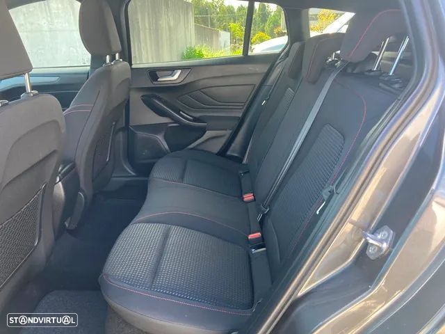 Ford Focus SW 1.0 EcoBoost Hybrid Aut. ST-LINE DESIGN - 38