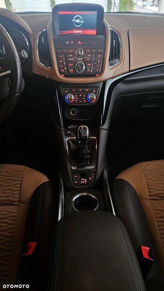 Opel Zafira 1.4 T Cosmo EcoFLEX S&S - 9