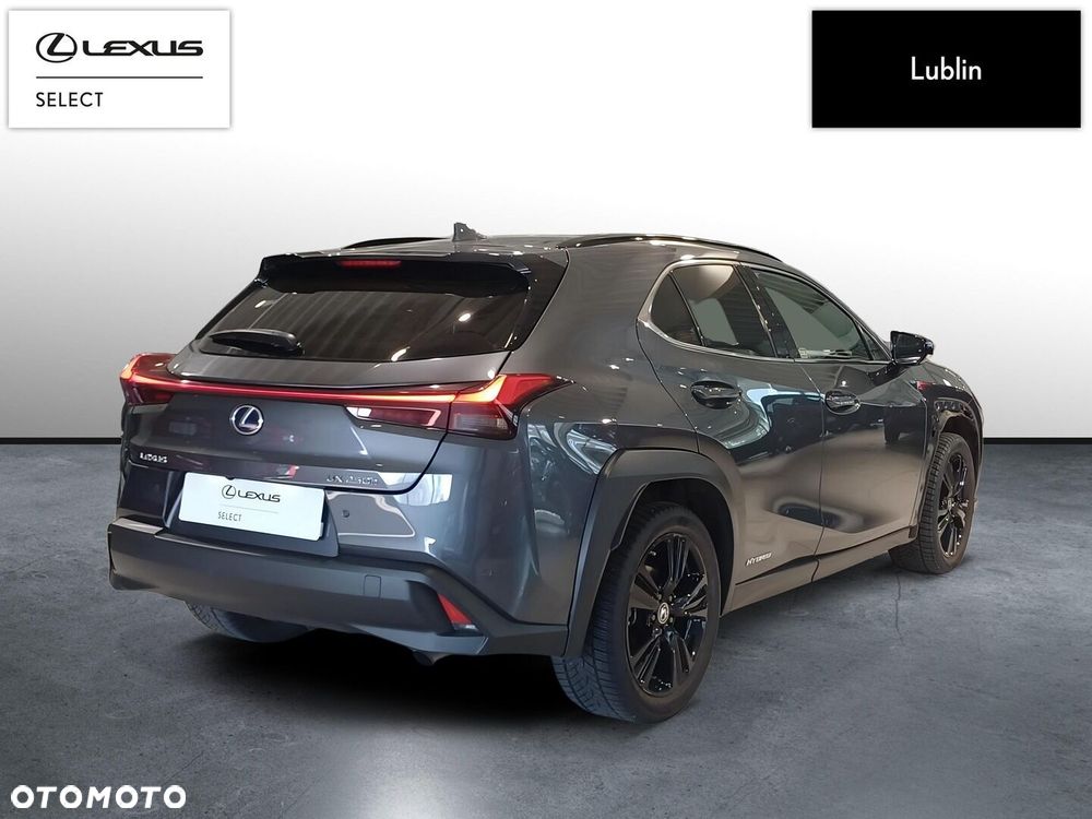 Lexus UX - 5