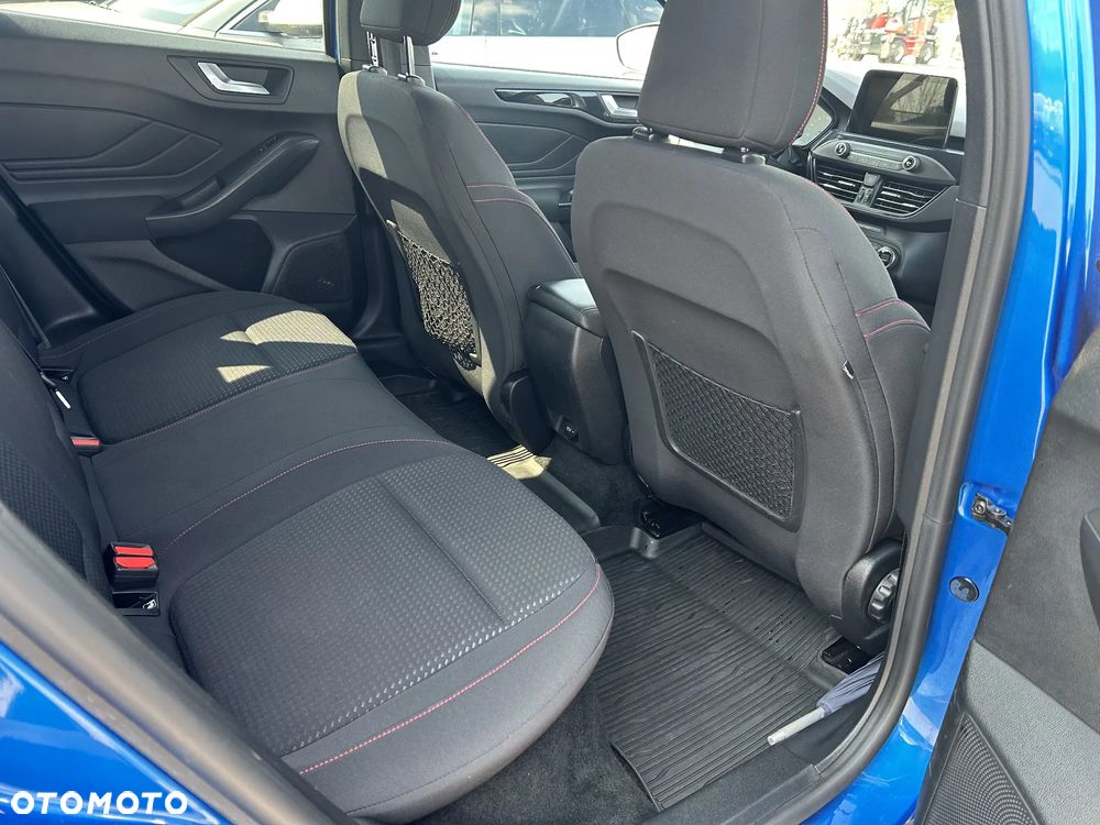 Ford Focus 1.5 EcoBoost ST-Line - 12