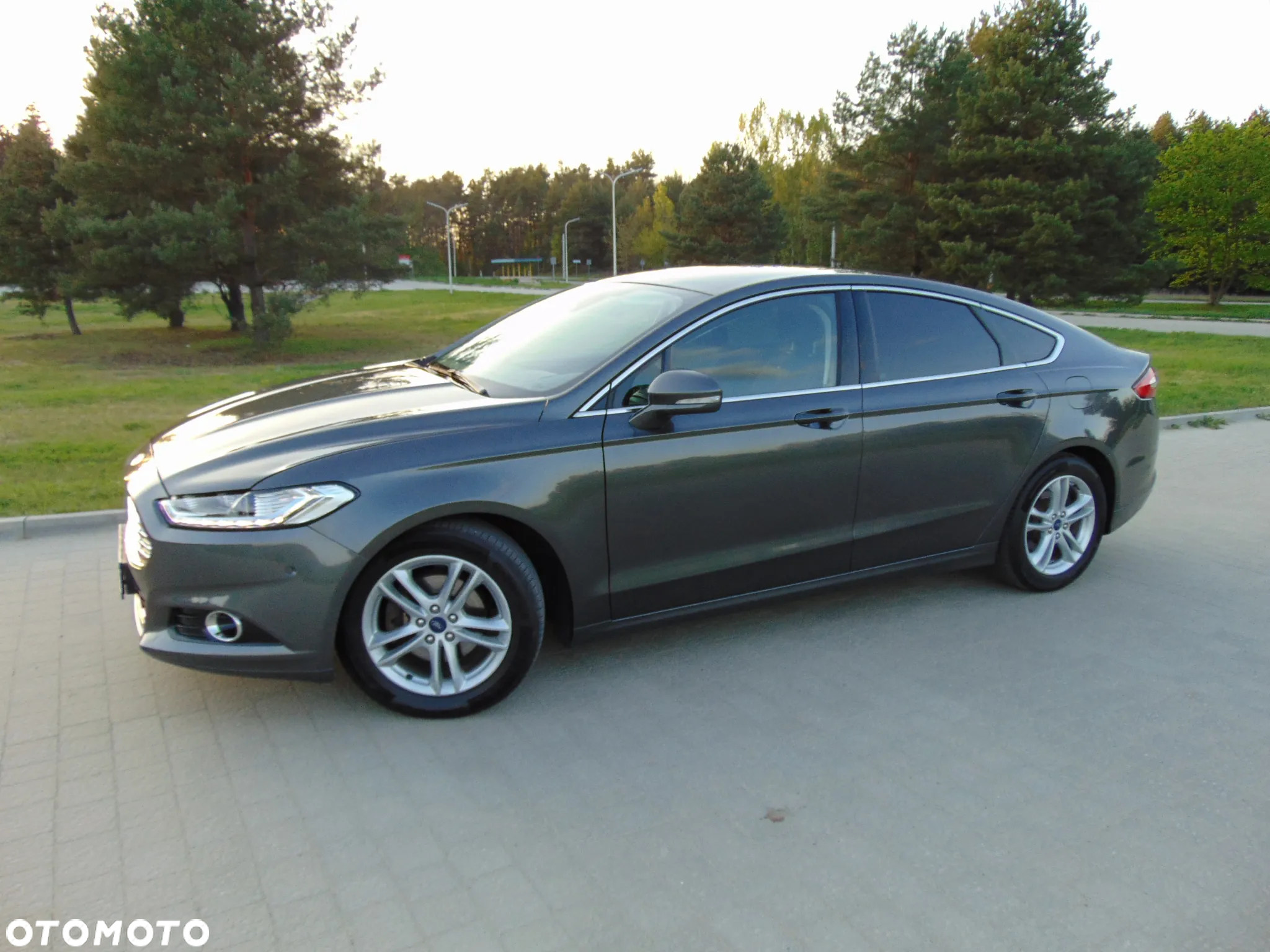 Ford Mondeo 2.0 EcoBoost Start-Stopp Autom Titanium - 27