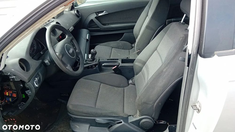 Tylko Części AUDI A3 8P 1.6 8V BGU 102KM 75kW HB 3D 03r-05r lakier LY7W - 8