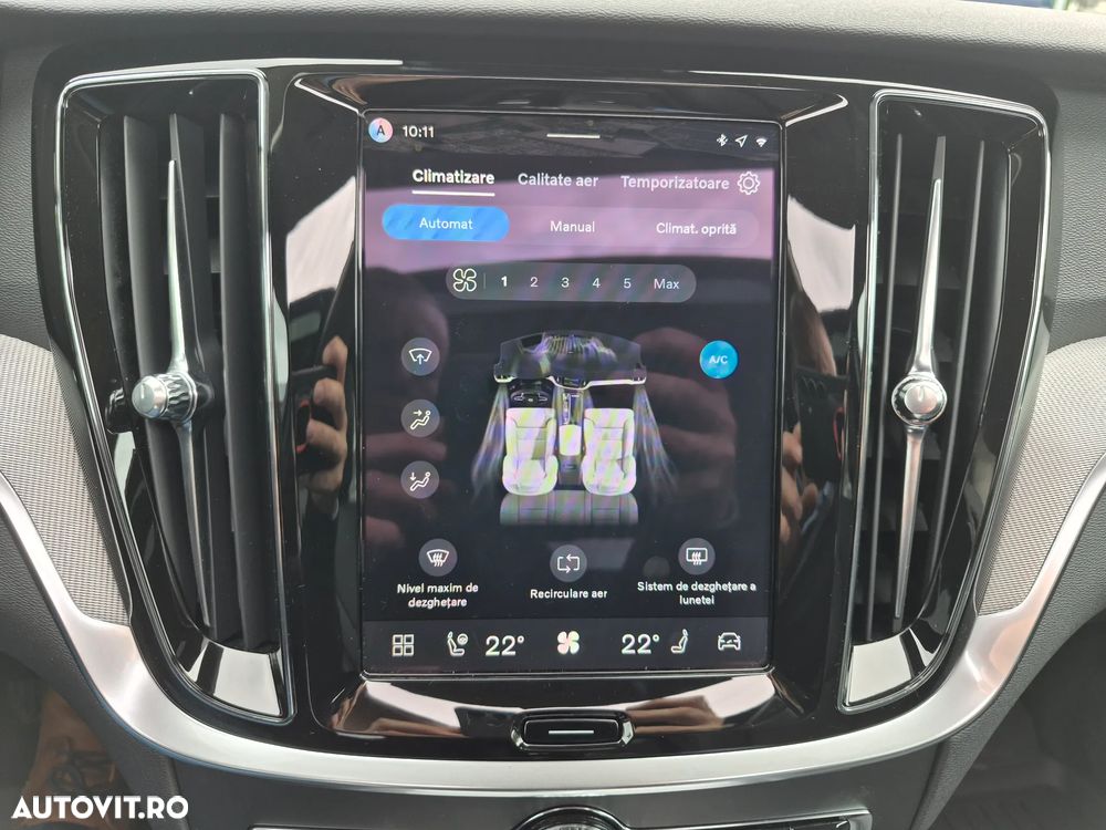 Volvo V60 B4 MHEV AT Plus Dark - 29