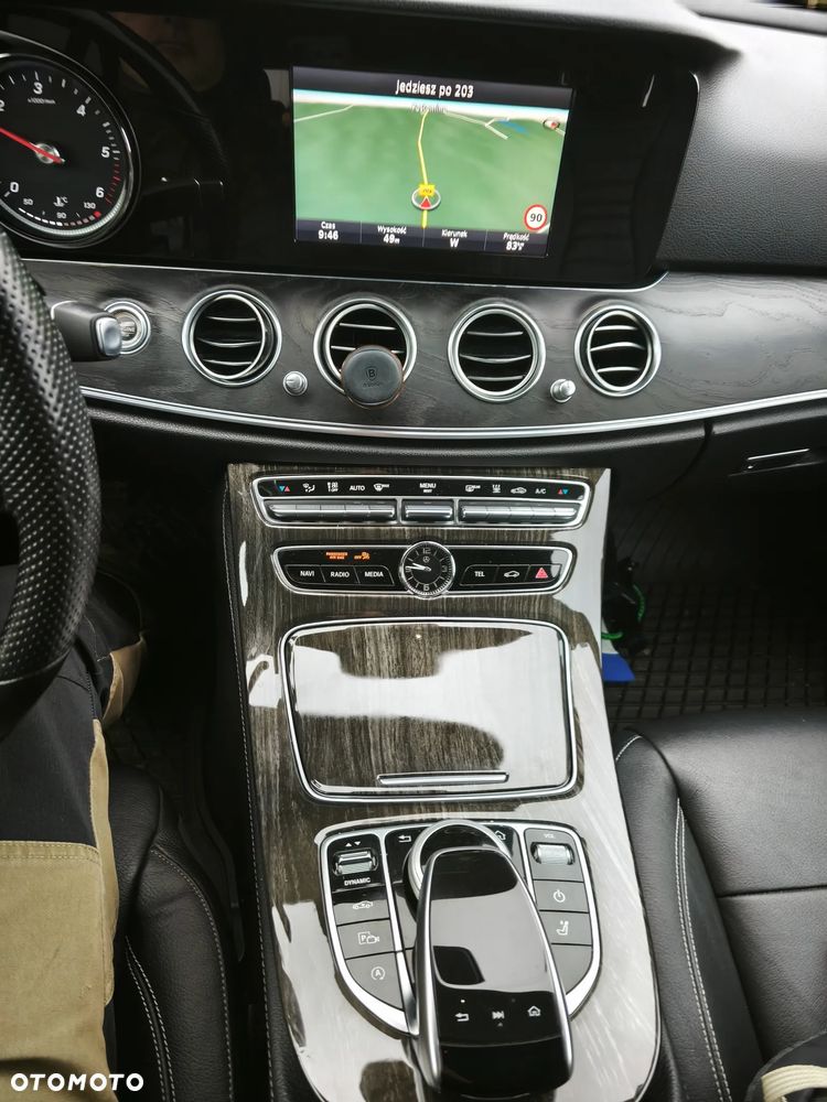 Mercedes-Benz Klasa E 220 d 4Matic 9G-TRONIC - 6