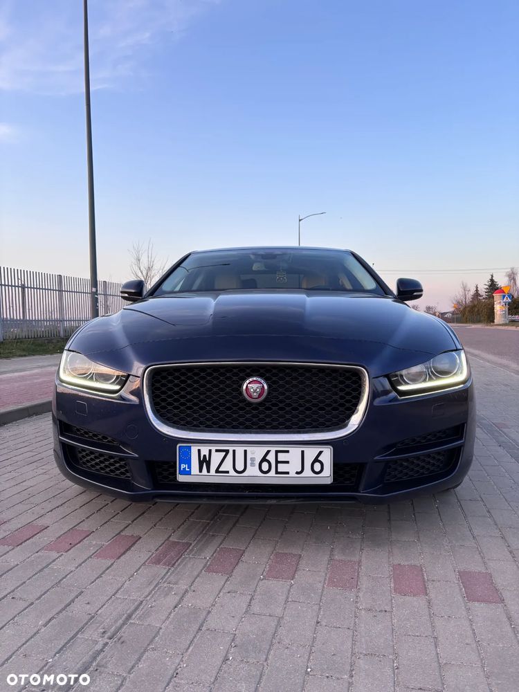Jaguar XE 2.0 T Prestige - 15