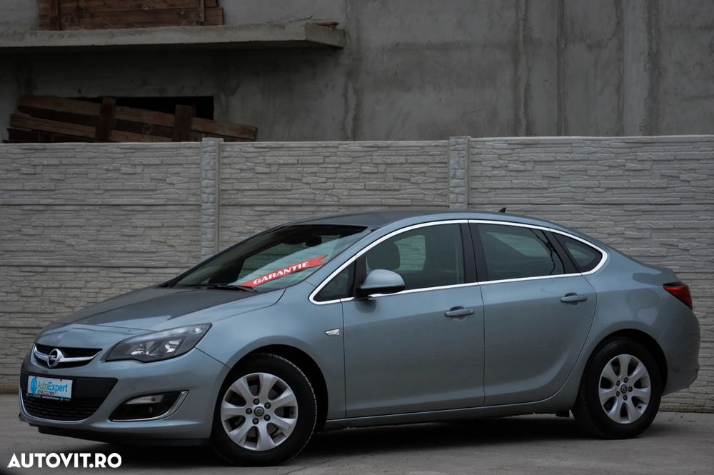 Opel Astra 1.7 CDTI DPF ecoFLEX Start/Stop Innovation - 11