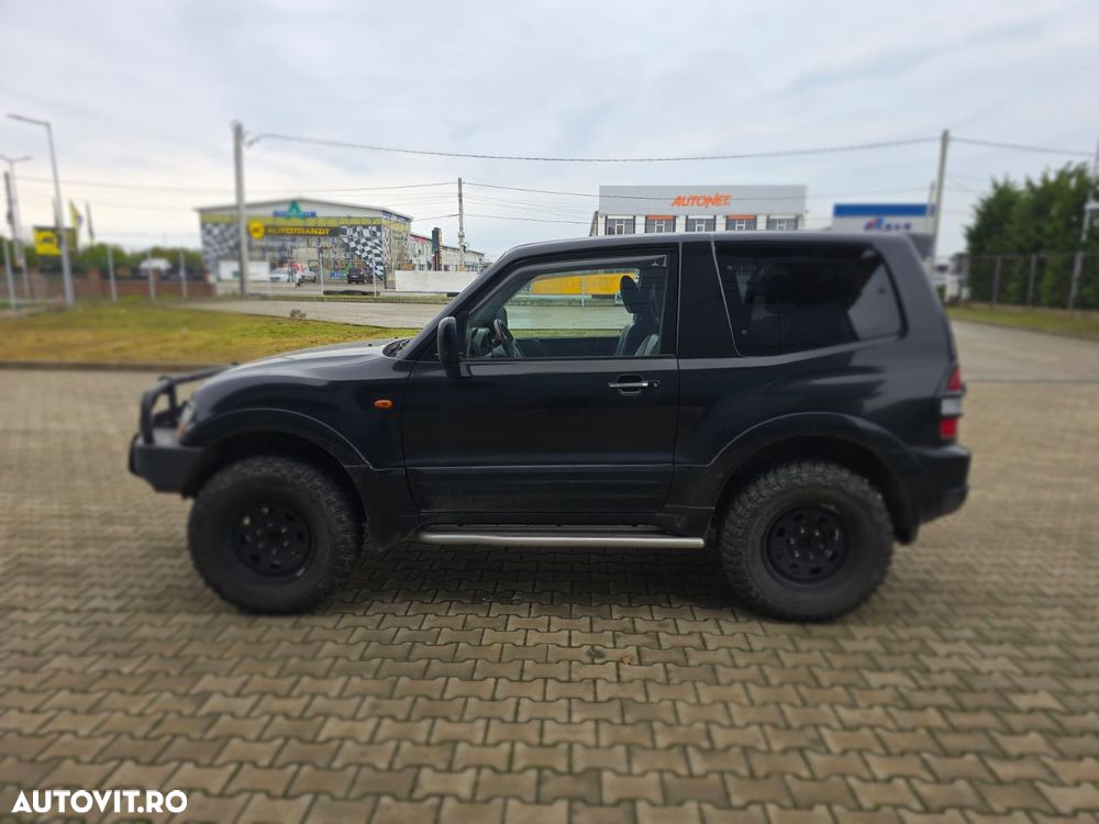 Mitsubishi Pajero - 2