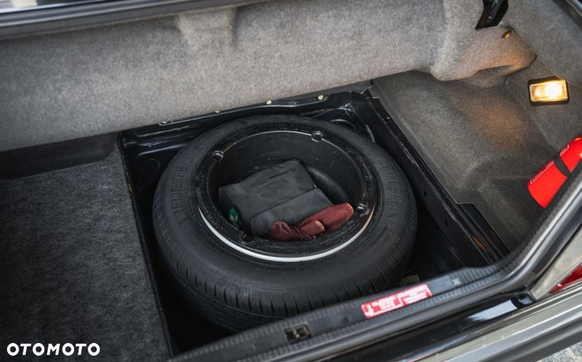 Mercedes-Benz W124 (1984-1993) - 17