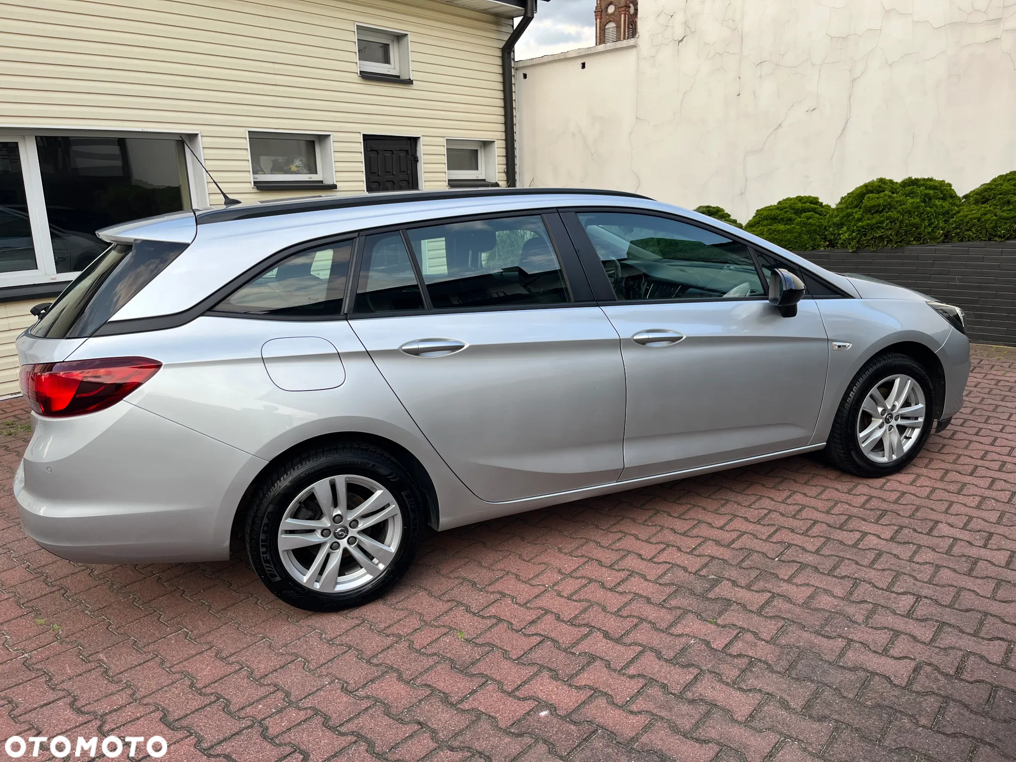 Opel Astra V 1.2 T Edition S&S - 10