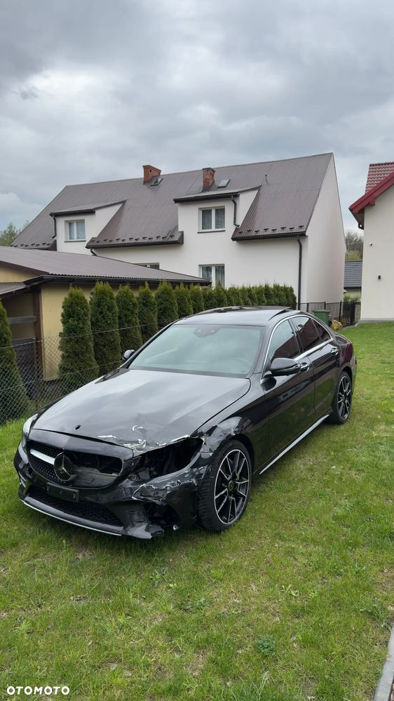 Mercedes-Benz Klasa C 400 4Matic 9G-TRONIC AMG Line - 3
