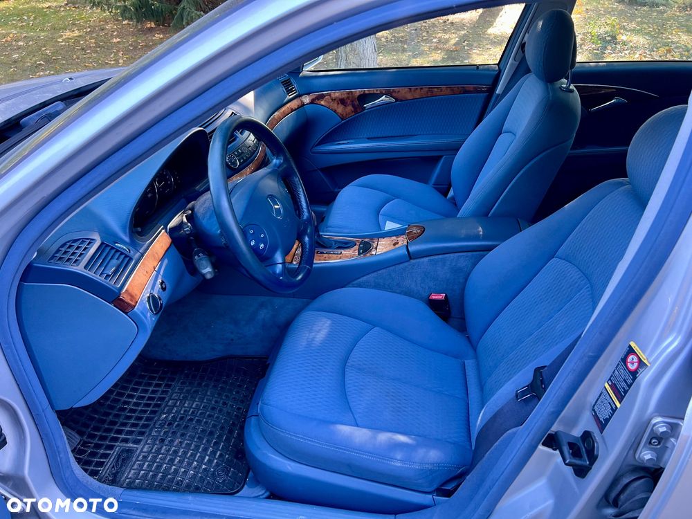 Mercedes-Benz Klasa E 320 4-Matic T Elegance - 6