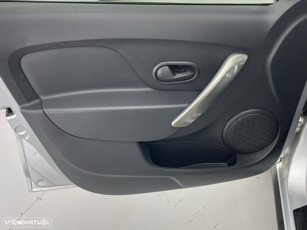 Dacia Sandero 1.5 dCi Stepway - 17