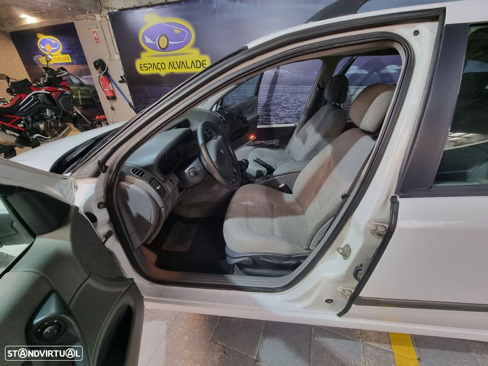 Renault Laguna - 9