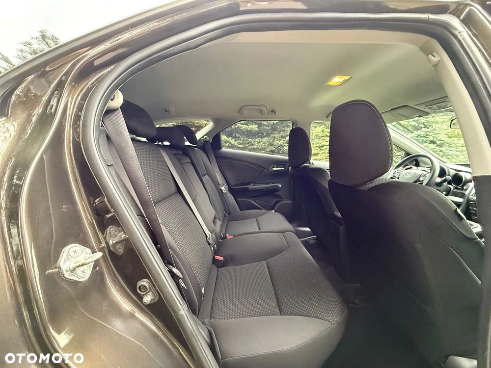 Honda Civic 1.6 i-DTEC Executive Black Edition - 26