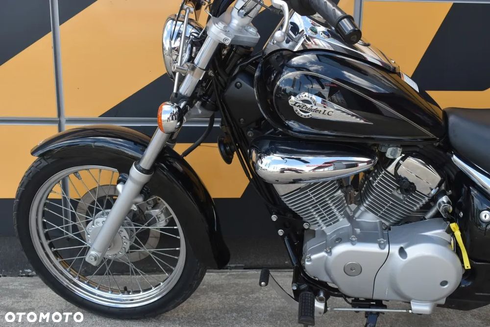 Suzuki Intruder - 10