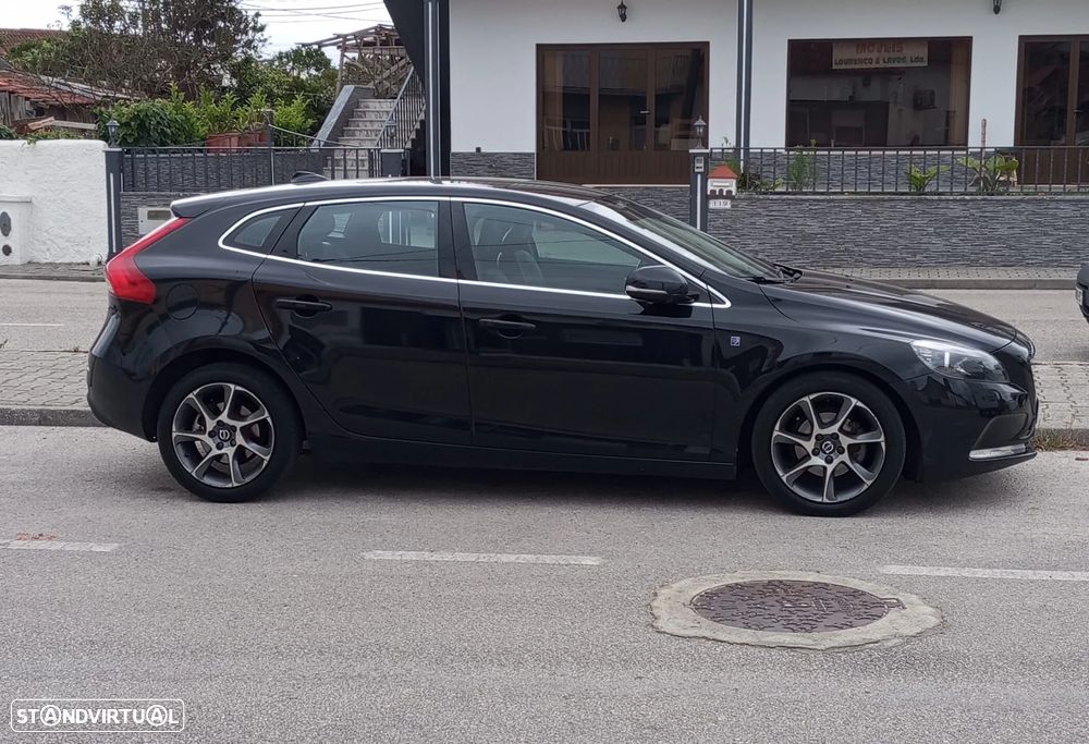 Volvo V40 1.6 D2 R-Design Summum - 1