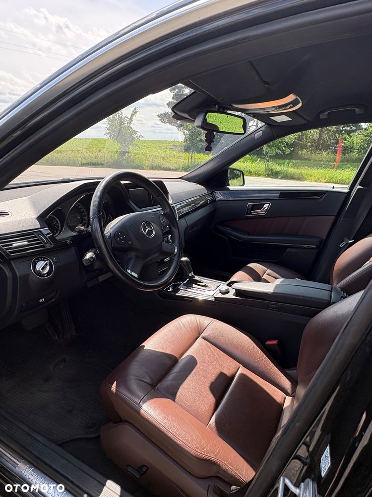 Mercedes-Benz Klasa E 250 CGI BlueEFFICIENCY Avantgarde - 17